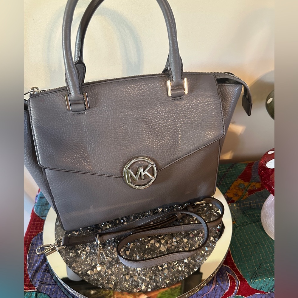 Michael Kors satchel. - Picture 1 of 14